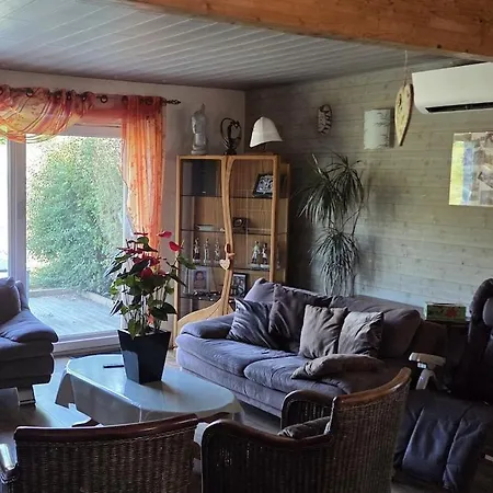 La Maison Bleue Sur La Colline Plaine-de-Walsch
